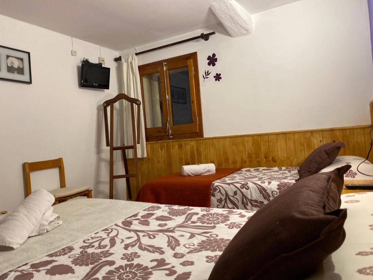 Hostal La Cuineta De Cal Triuet Gósol Buitenkant foto