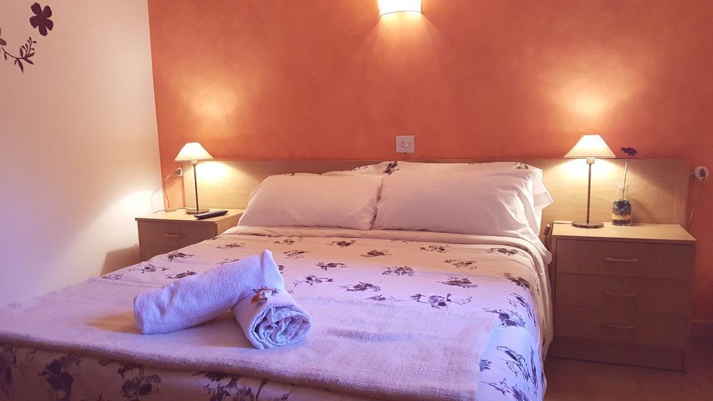 Hostal La Cuineta De Cal Triuet Gósol Buitenkant foto